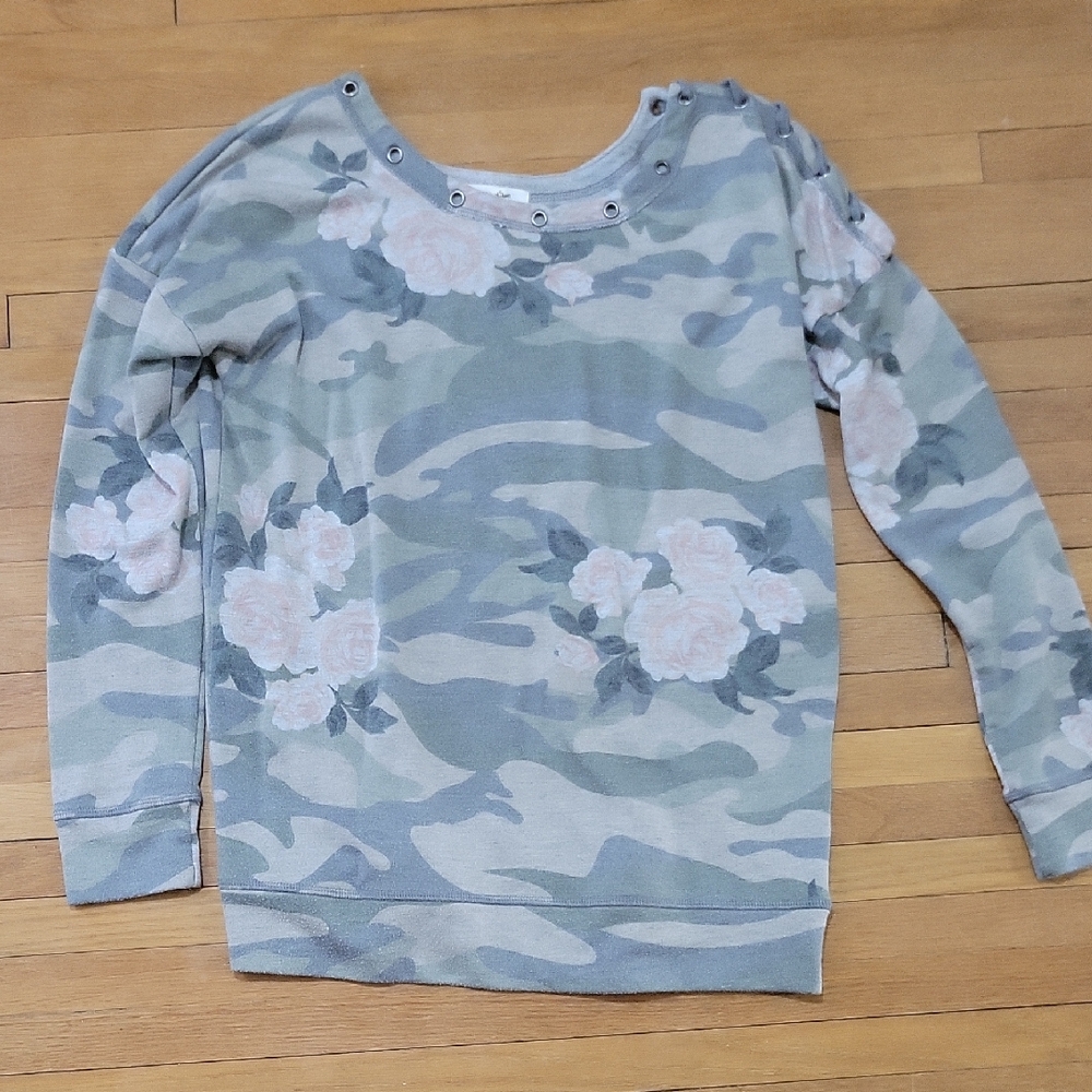 Maurices Gray Floral Grommet Top